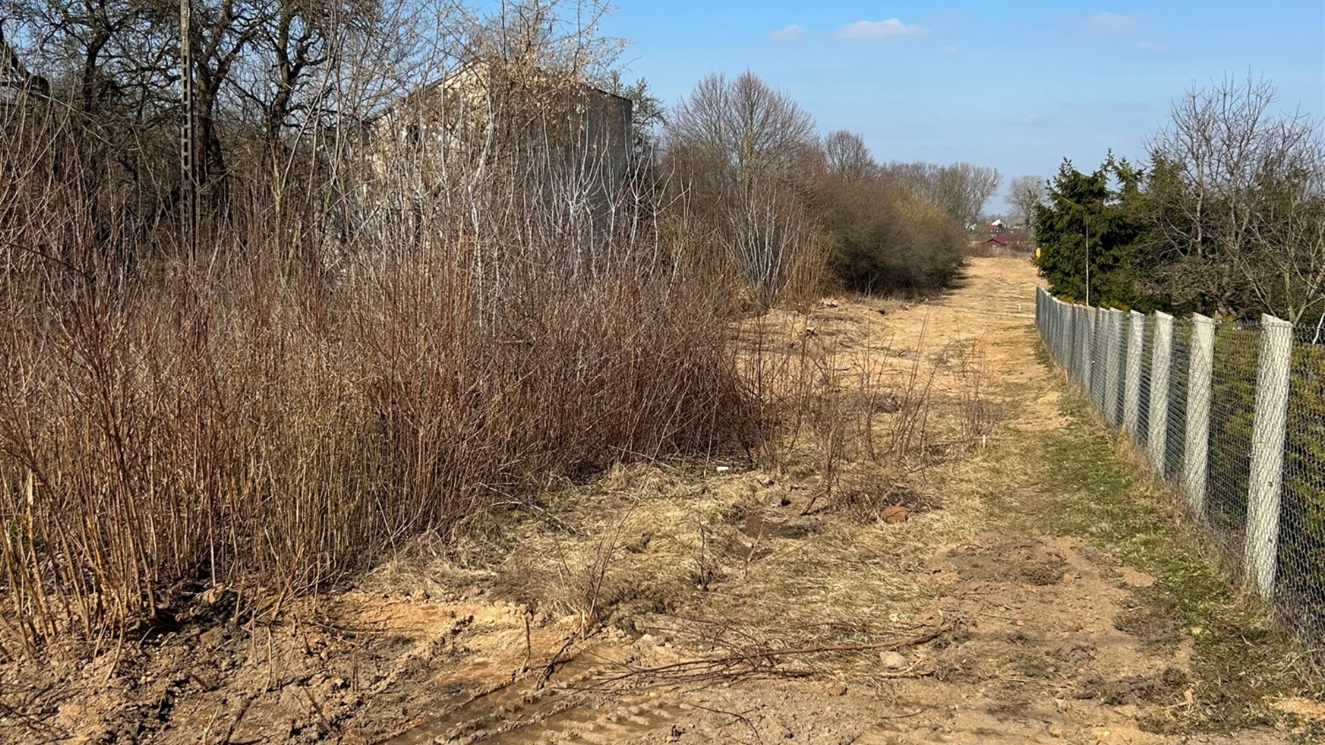 Działka na sprzedaż